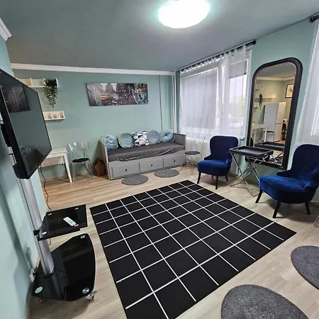 Apartment Westfield Prag